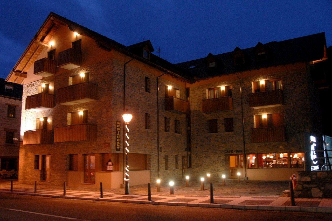 Hotel Els Encantats Espot Exterior photo