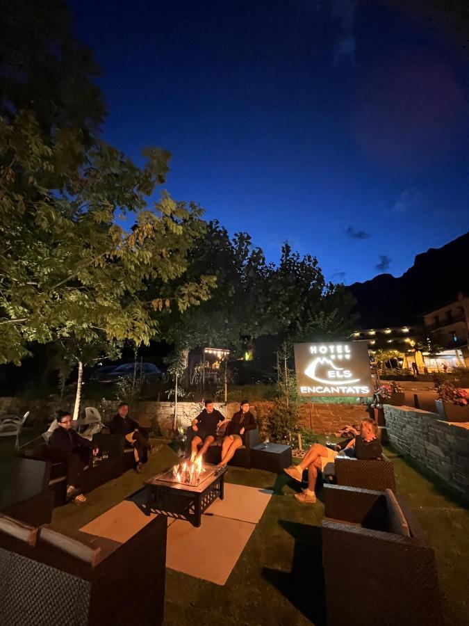 Hotel Els Encantats Espot Exterior photo