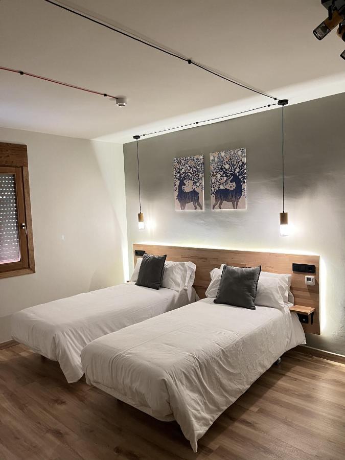 Hotel Els Encantats Espot Exterior photo
