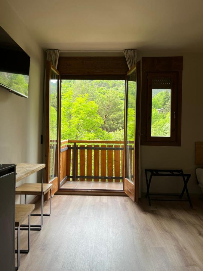 Hotel Els Encantats Espot Exterior photo
