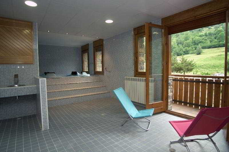 Hotel Els Encantats Espot Exterior photo